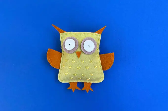 a felt owl soft toy